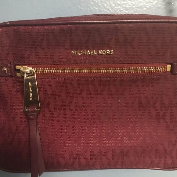 Michael Kors crossbody bag in burgundy - Picture 16 of 16